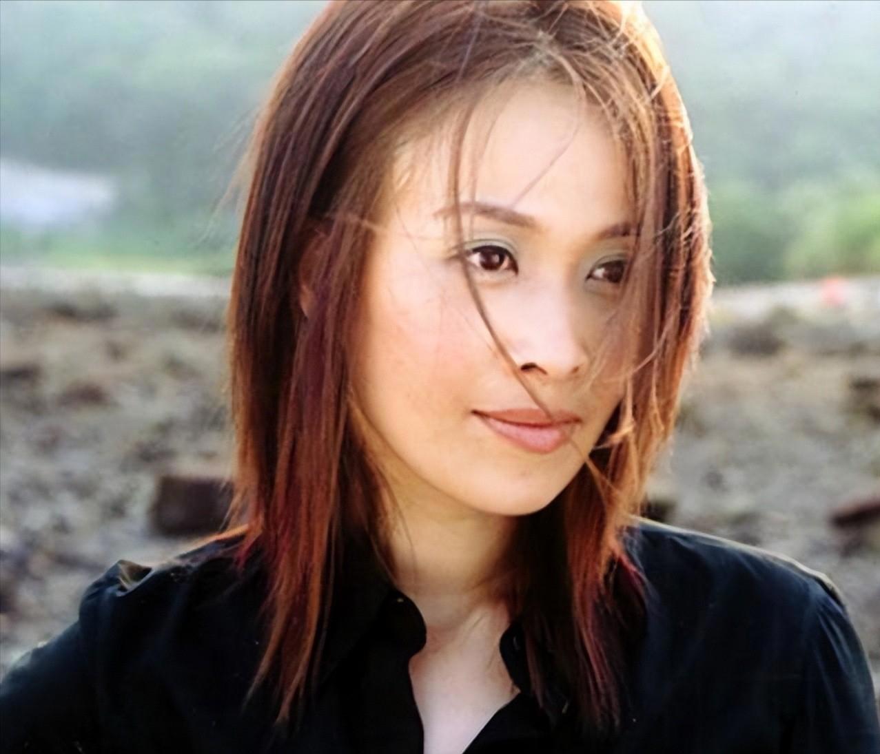 包含20年前，那个让那英甘愿“未婚生子”的前国脚高峰，如今过得怎样的词条