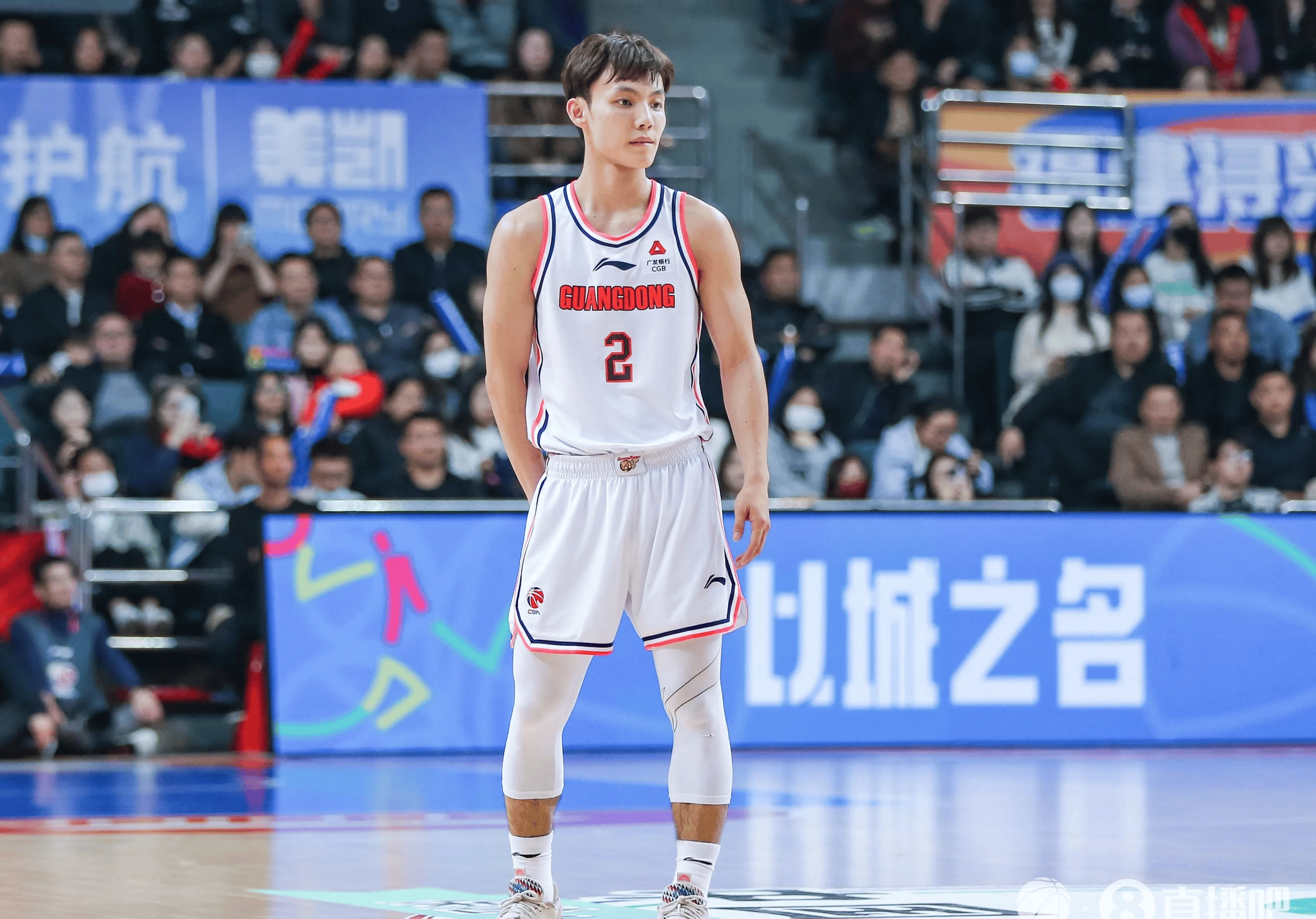 周琦缺阵首钢轻取福建高诗岩16+12山东胜广州的简单介绍